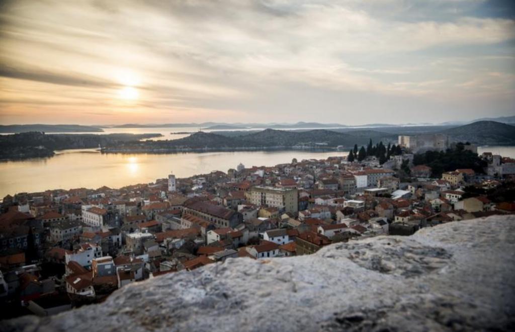Apartment Simaris - Spacious With Terrace And Sea View Šibenik Exterior foto