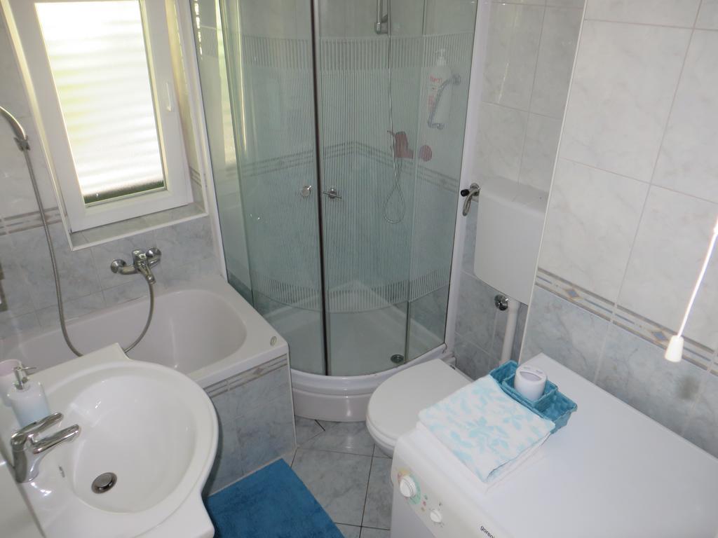 Apartment Simaris - Spacious With Terrace And Sea View Šibenik Exterior foto