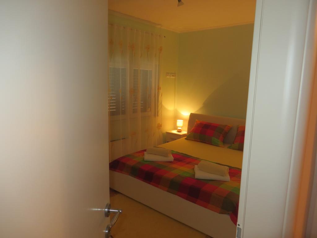 Apartment Simaris - Spacious With Terrace And Sea View Šibenik Exterior foto